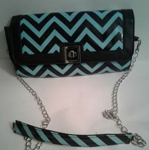 Baby Blue Blk Zig Zag Amd Purse.